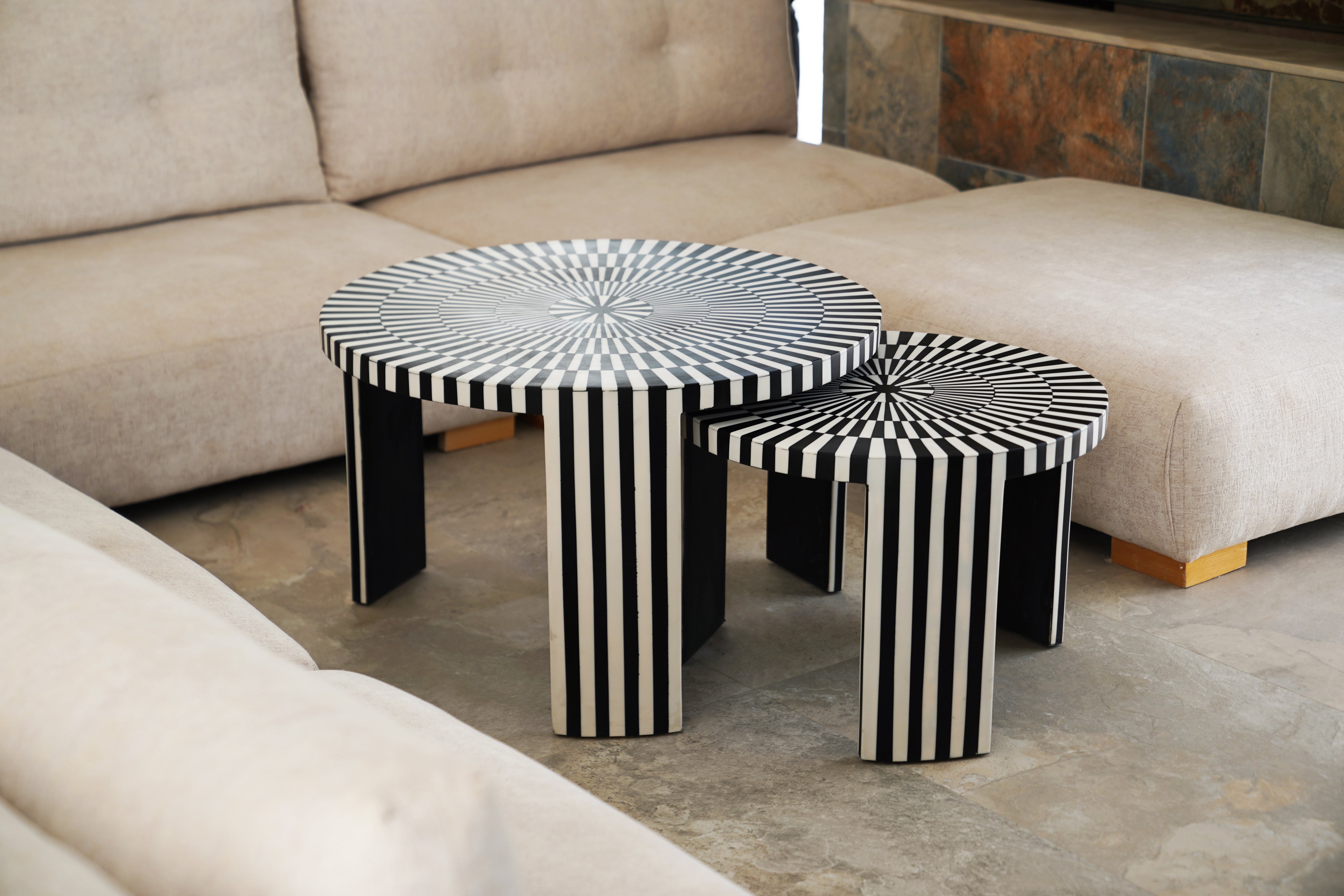 CLÉO - Duo table basse en résine et bois de noyer