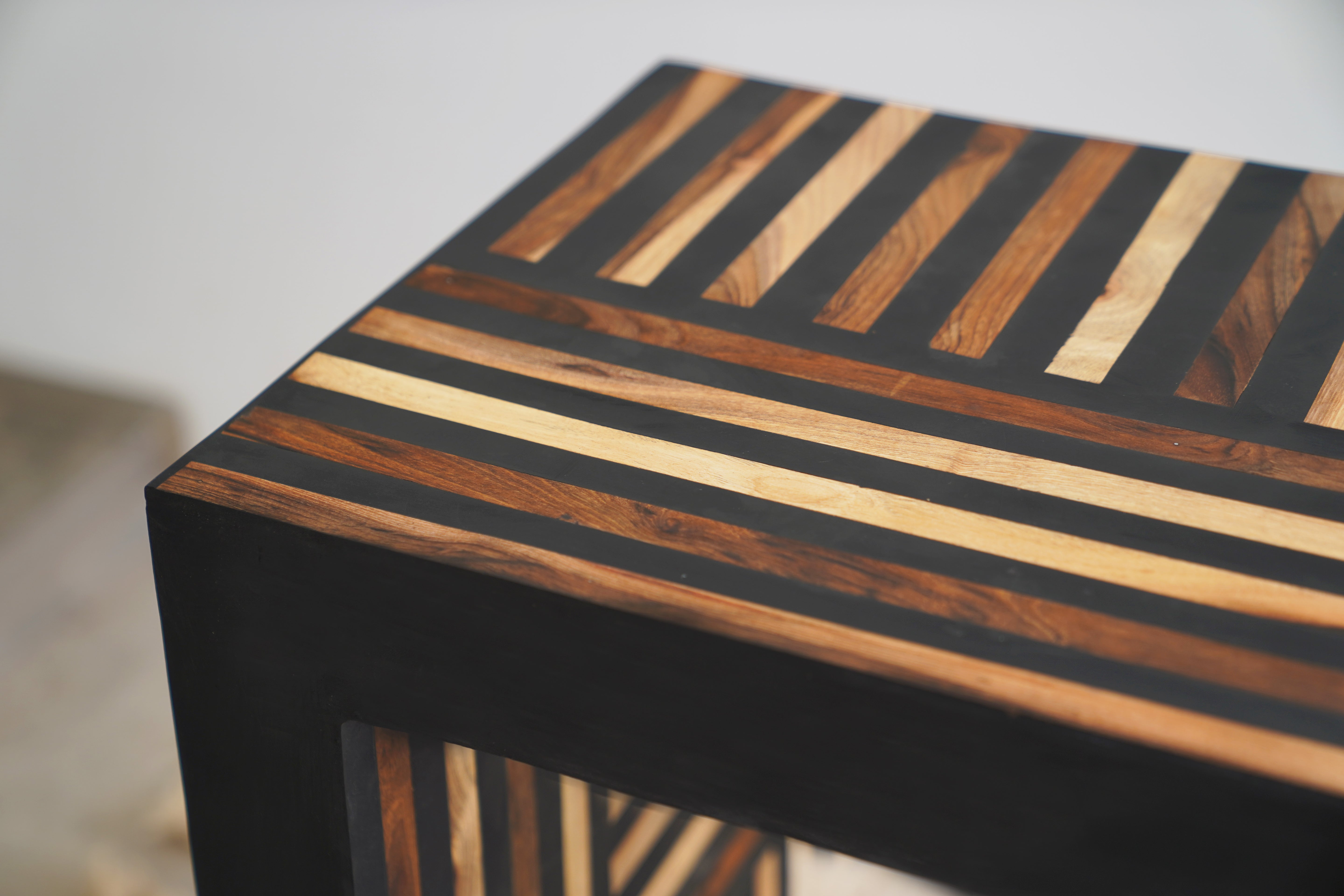 ADRA - Console en bois de noyer noire et marron